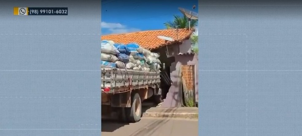 Caminhão desgovernado invade casa na cidade de Zé Doca — Foto: Reprodução/TV Mirante