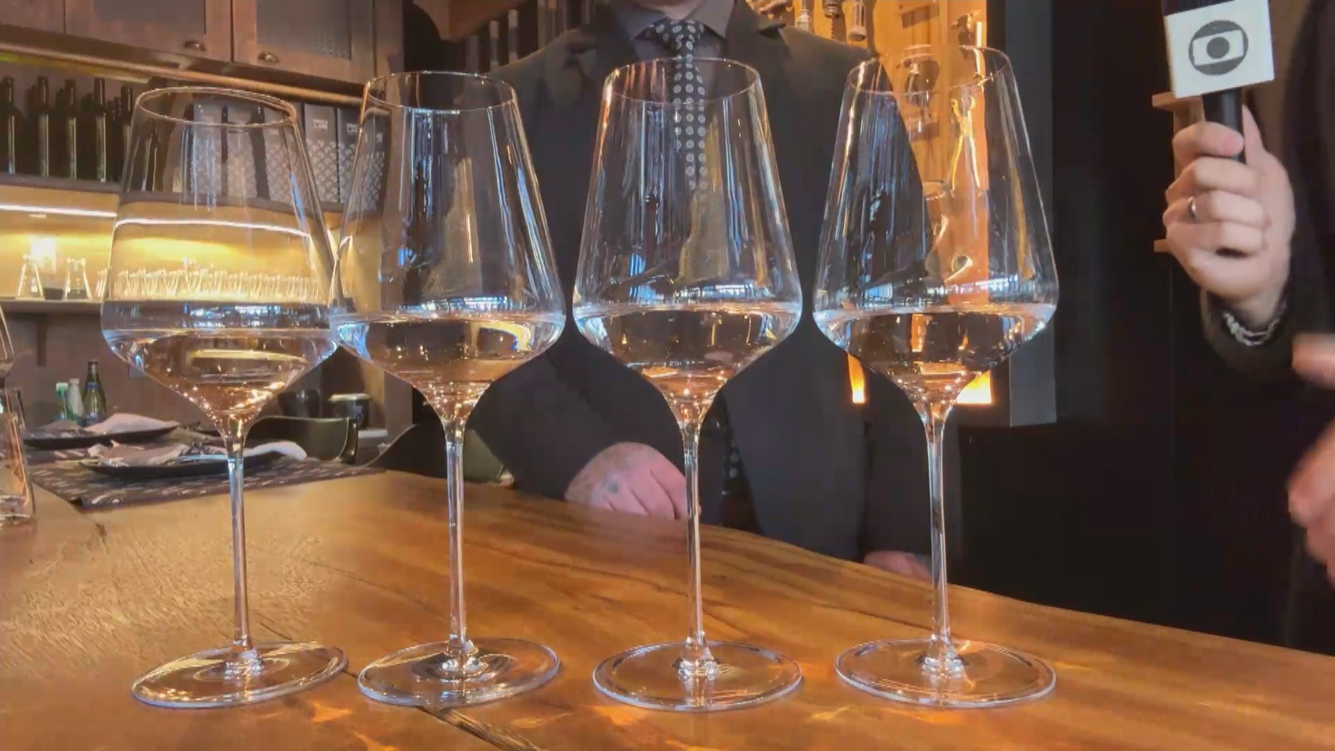 VÍDEO: 1º vencedor de concurso de sommelier de água do Brasil explica diferenças entre tipos de águas minerais