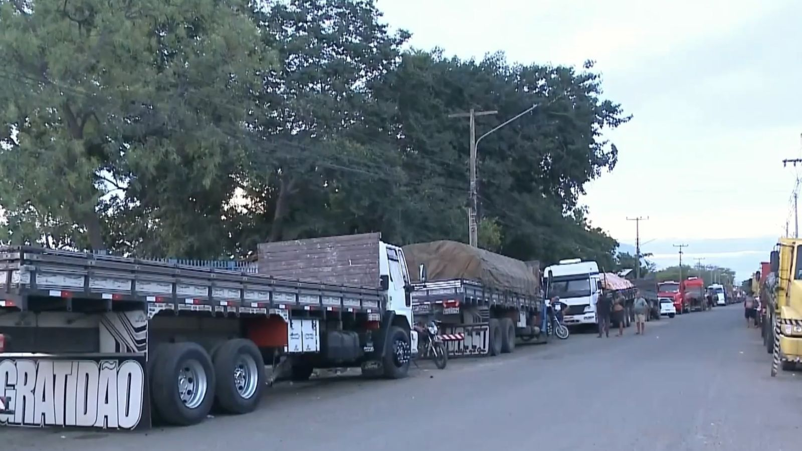 Cerca de 200 caminhoneiros aguardam liberação de carga em Teresina; até 20 dias parados