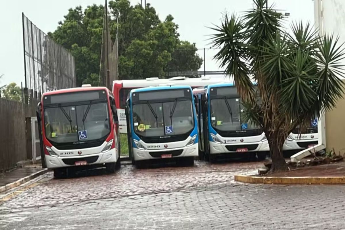 Sem acordo, motoristas decidem continuar greve dos ônibus em Campo Grande