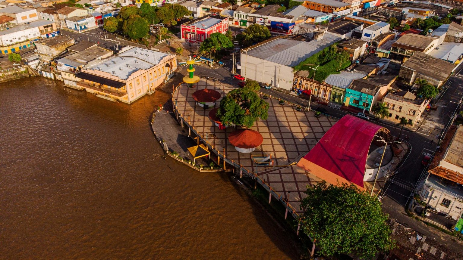 Festival de Parintins 2026: com hotéis lotados, aluguel de casas chega a R$ 247 mil