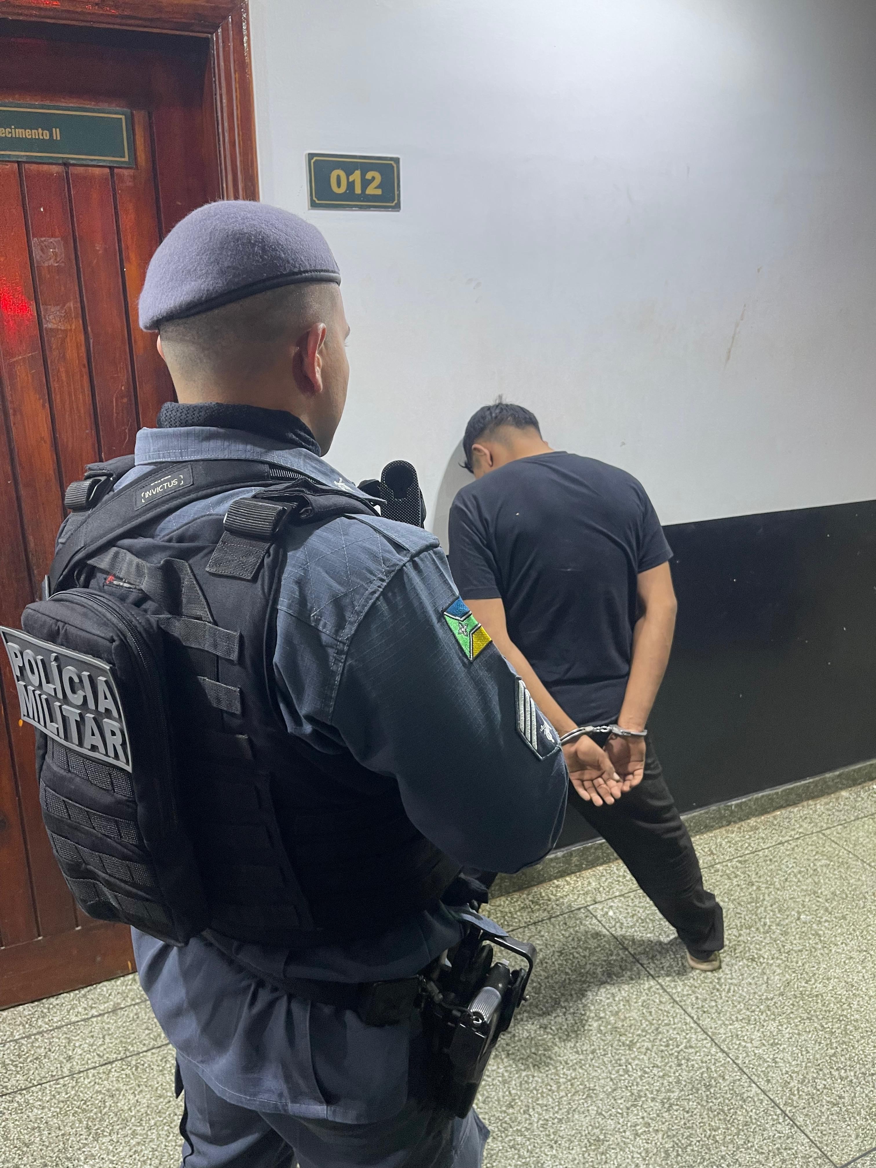 Suspeito de tráfico de drogas é preso com maconha e crack na Zona Norte de Macapá