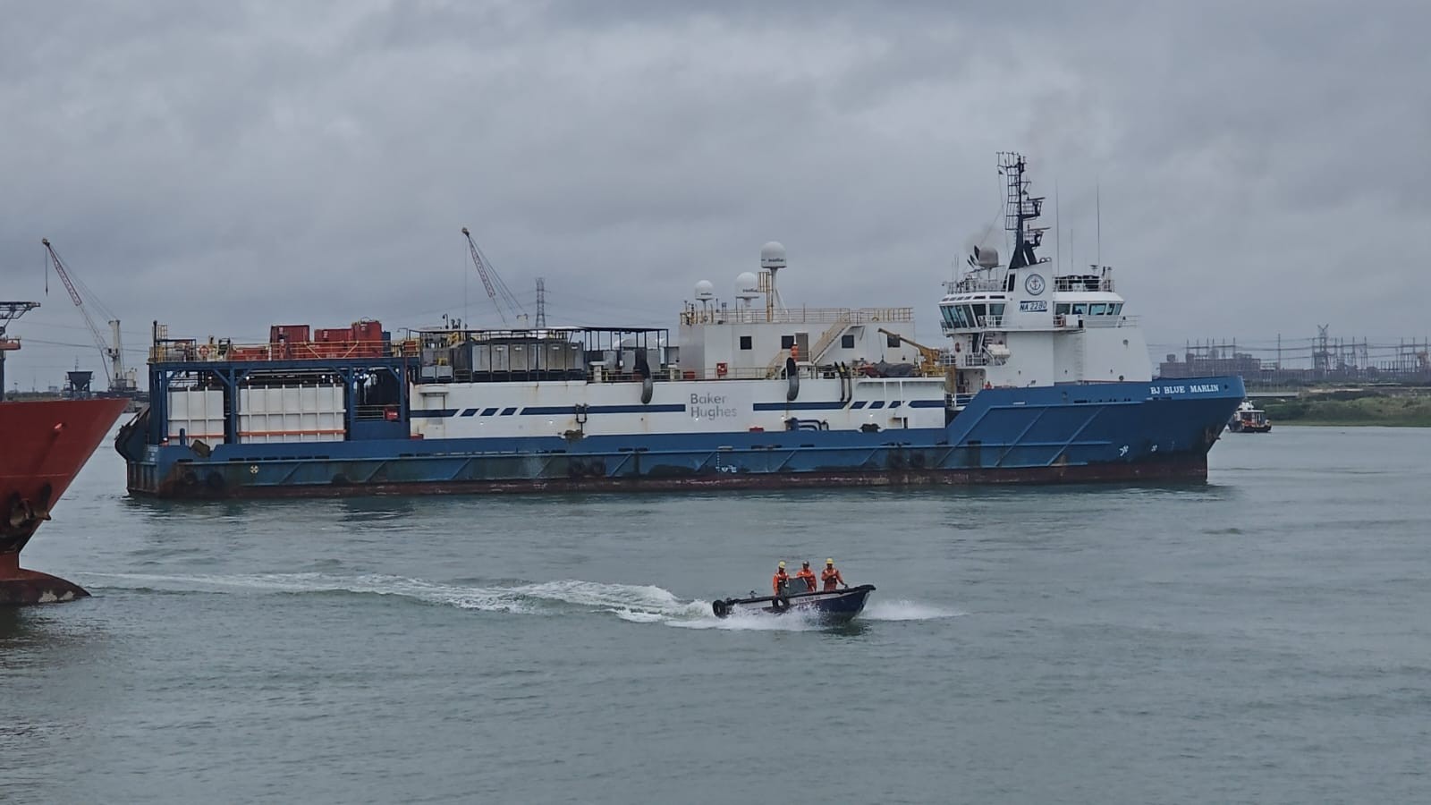 Site de monitoramento indica possível colisão entre rebocador e embarcação desaparecida em Maricá