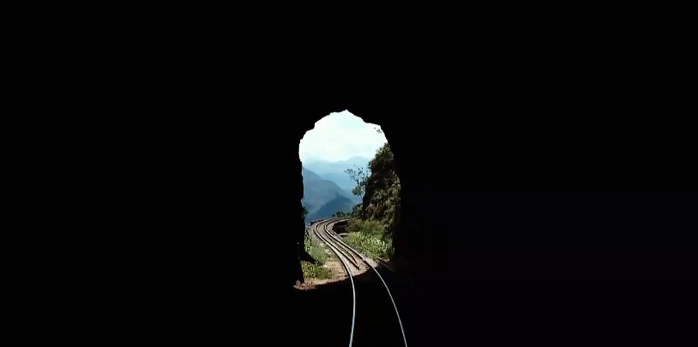 Túneis estão na rota da viagem do trem na Serra do Mar do Paraná — Foto: Serra Verde Express