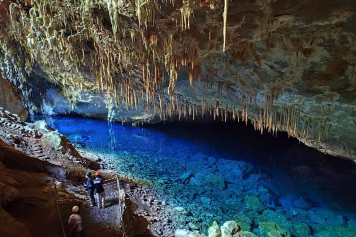 Conheça gruta de água cristalina que une preservação ambiental e turismo sustentável em MS