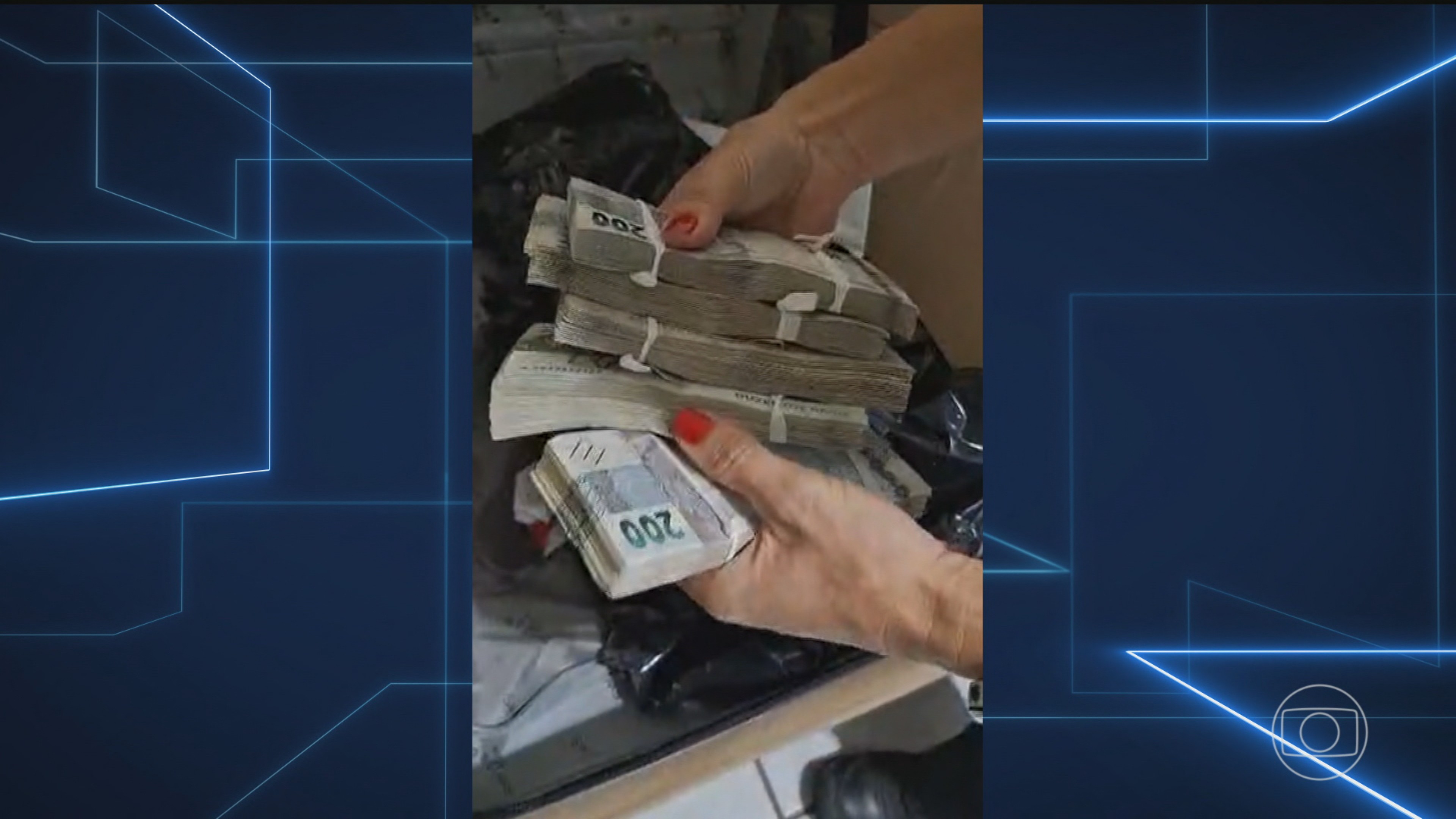 PF apreende carros de luxo e R$ 287 mil em sacolas plásticas em desdobramento das investigações sobre desvio bilionário do INSS