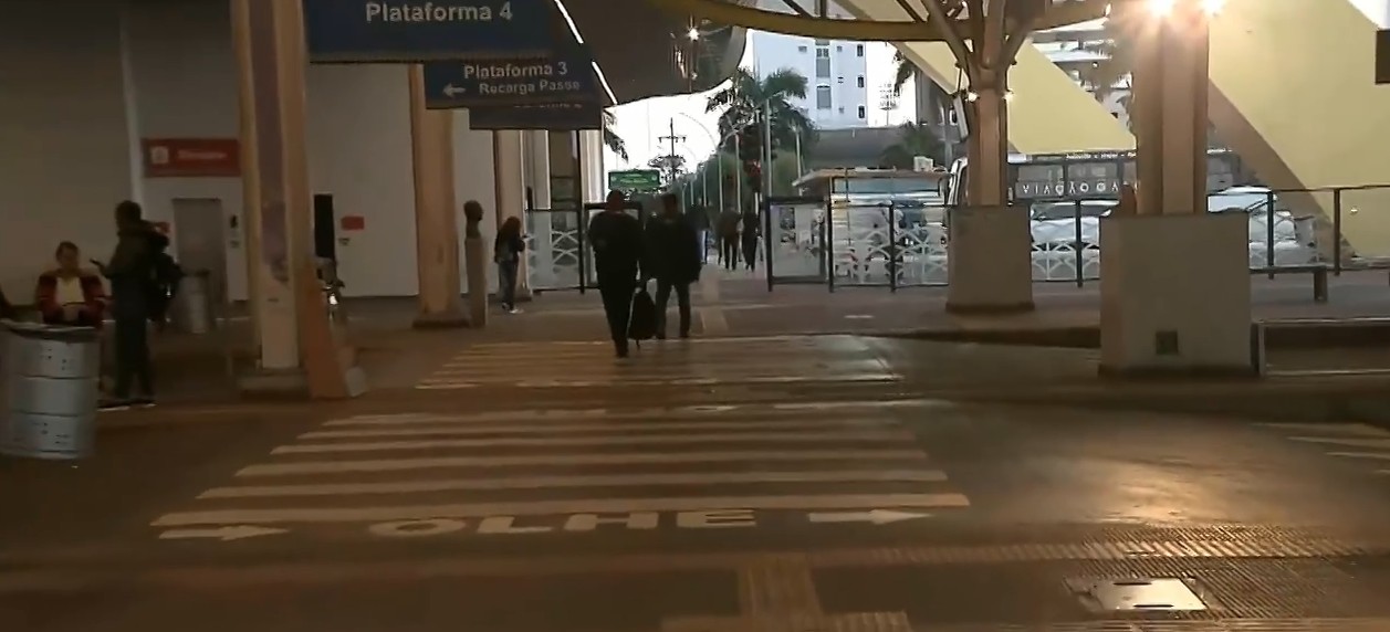Transporte público de Maringá é paralisado durante greve nesta quinta-feira (9)
