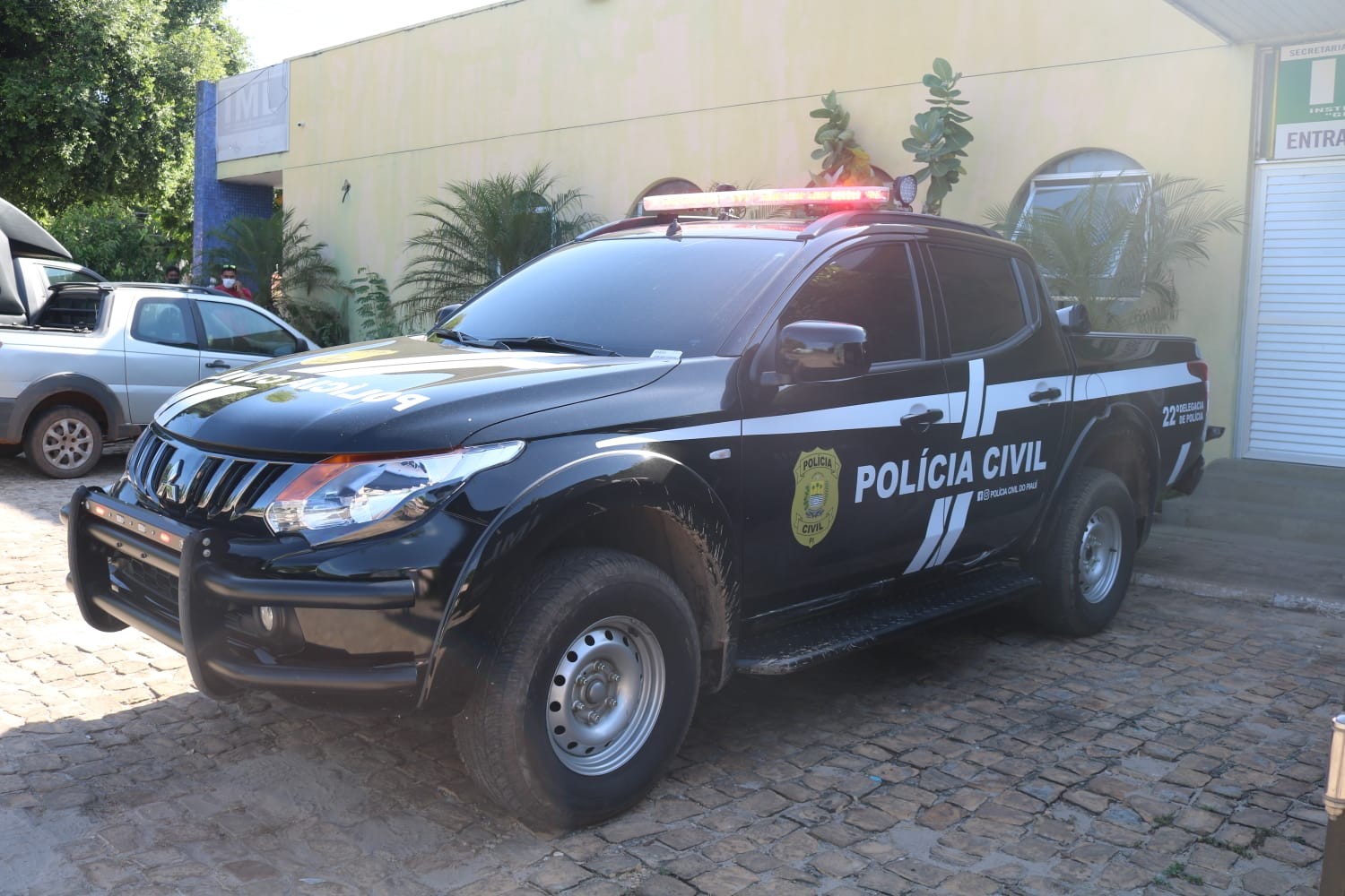 Homem é preso suspeito de invadir casa da ex e agredir filho adolescente com barra de ferro no Piauí