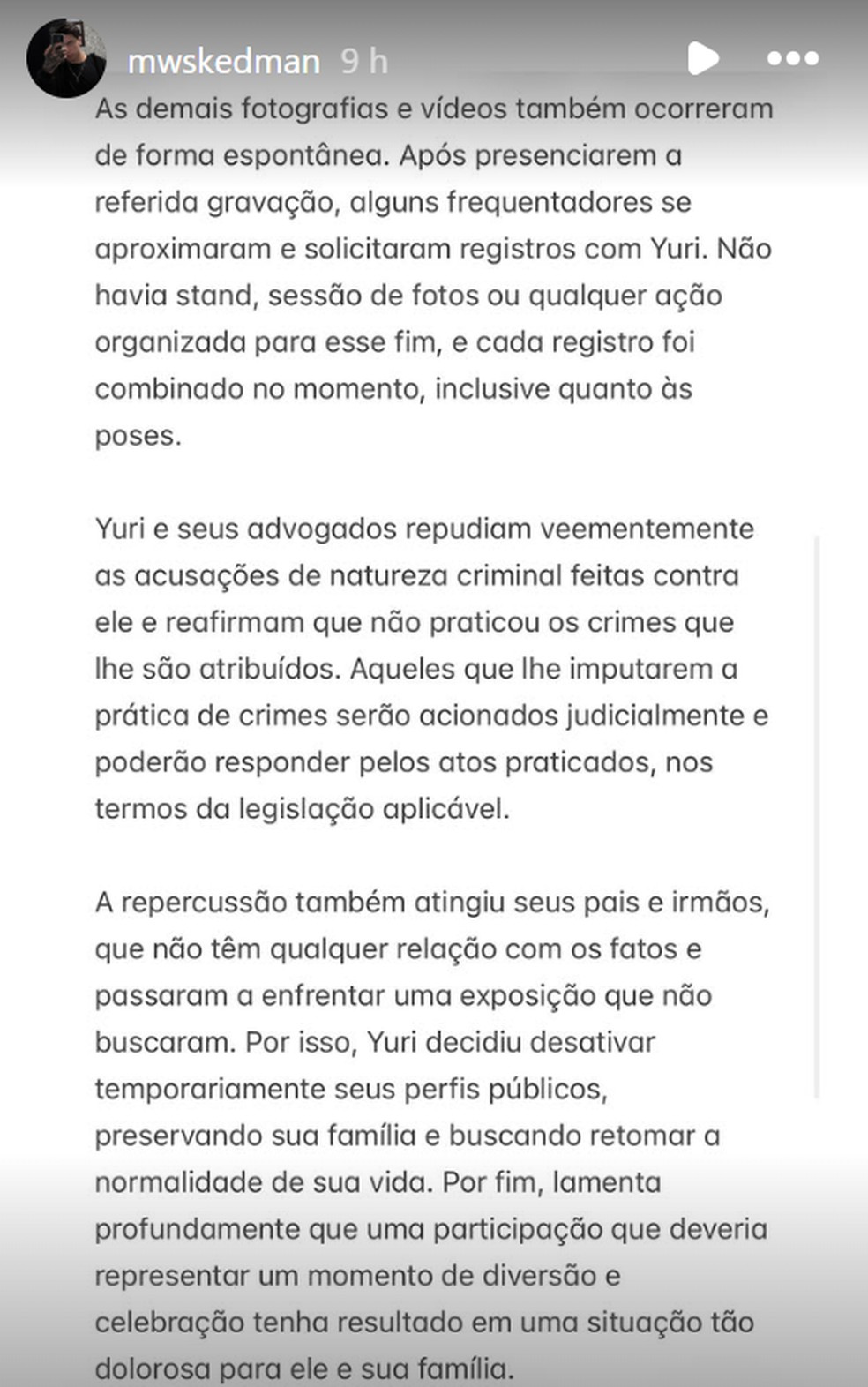Homem que entrou na Bienal mascarado se pronuncia nas redes sociais — Foto: Reprodução/Instagram