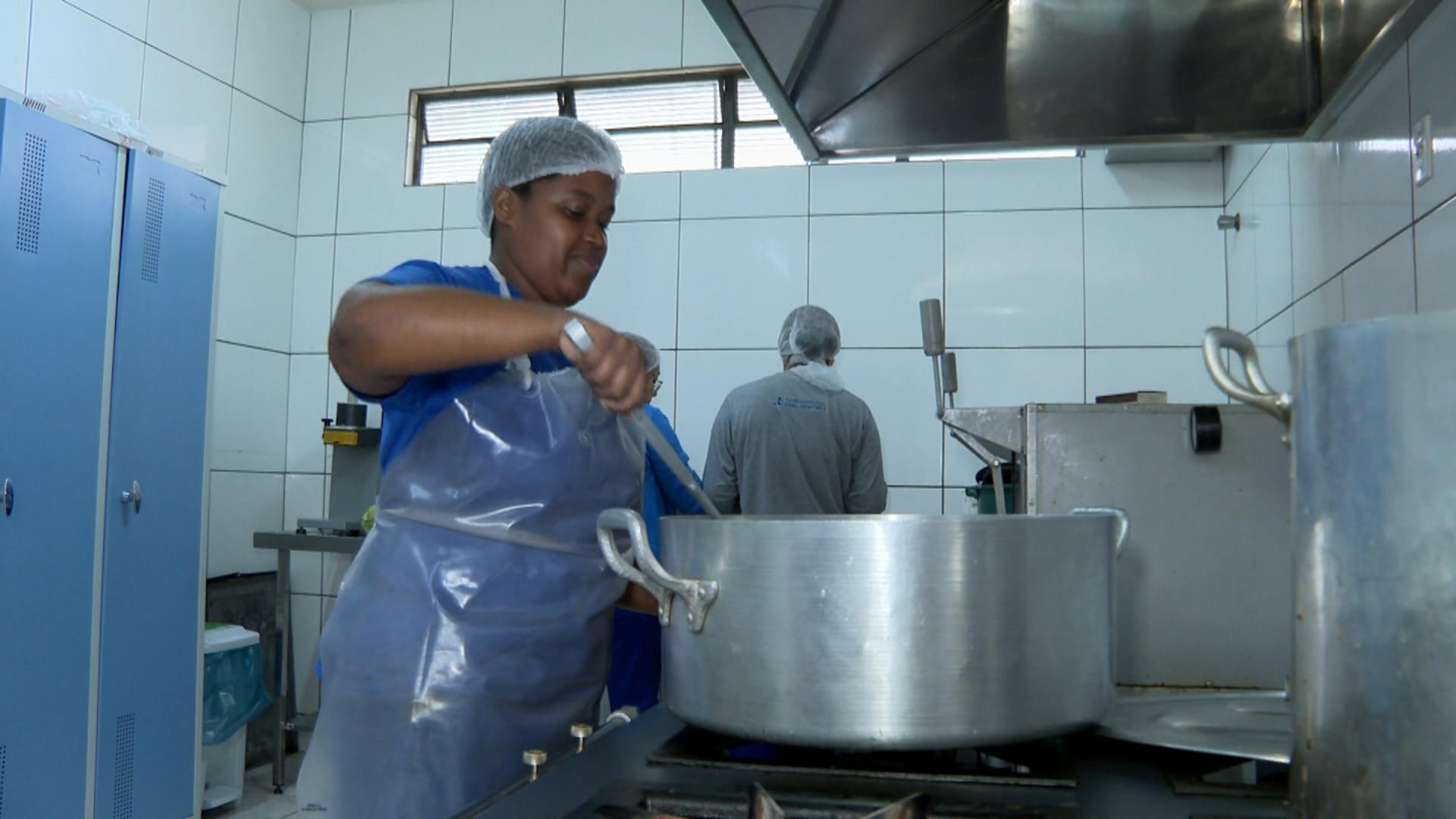 Concurso seleciona melhores merendas de escolas do Paraná; receitas estarão em livro de chef renomada