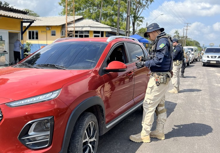 PRF reforça fiscalização nas rodovias do Pará durante festas de fim de ano