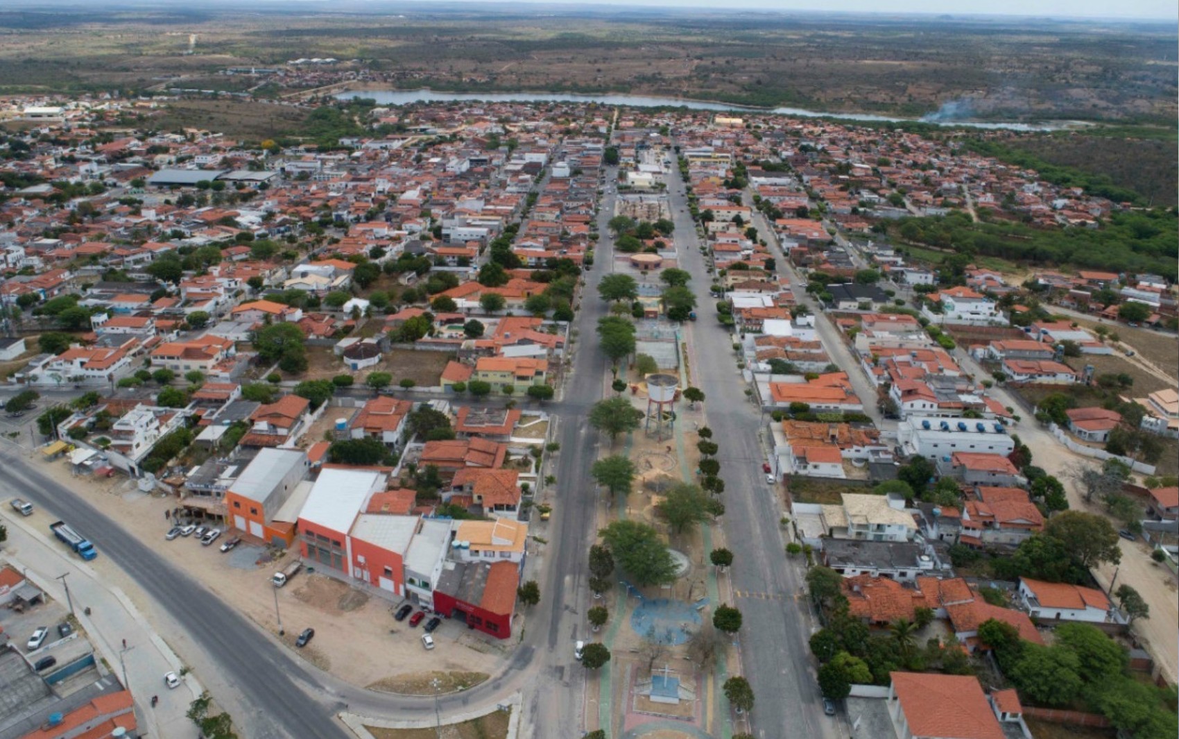 Homem é denunciado por suspeita de ato obsceno em frente a crianças em ponto de ônibus no interior da Bahia