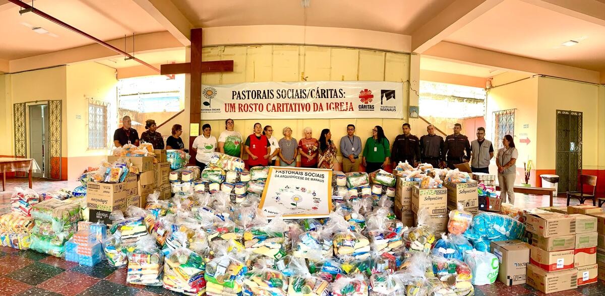 Quase cinco toneladas de alimentos são doadas para pastorais da Arquidiocese de Manaus