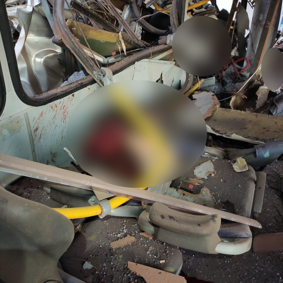 Quatro pessoas morreram e três ficaram feridas em acidente — Foto: Divulgação