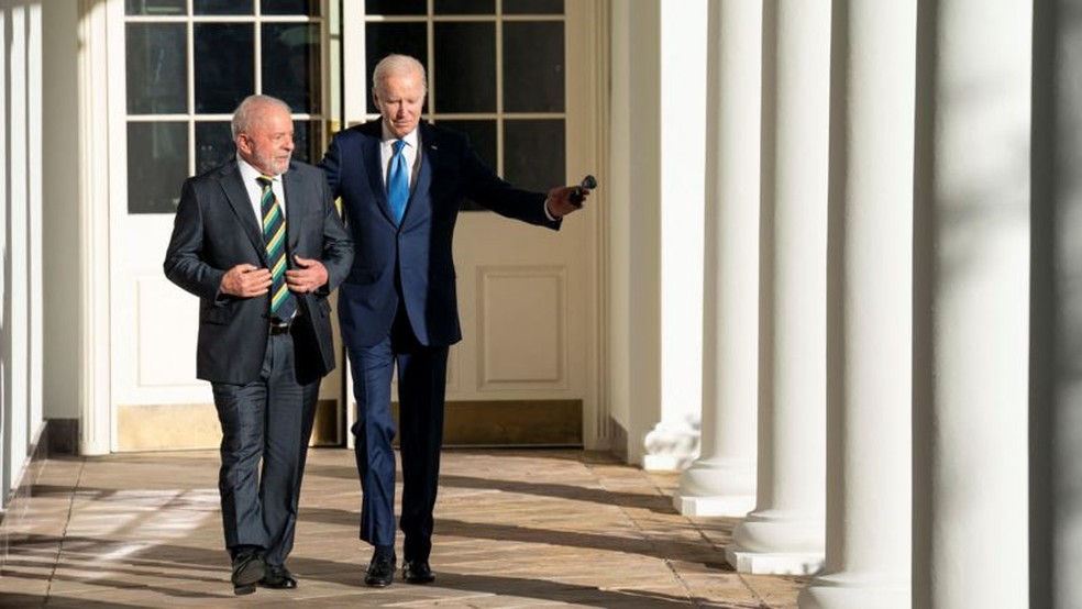 Lula e Biden em encontro na Casa Branca em fevereiro de 2023 — Foto: REUTERS