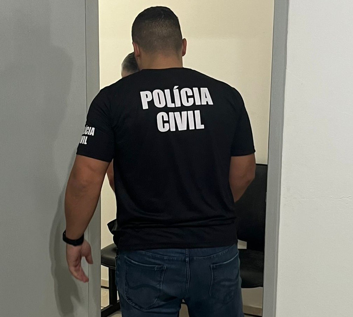 Motorista de app é preso suspeito de invadir casa e estuprar vítima enquanto ela dormia em SC, diz polícia