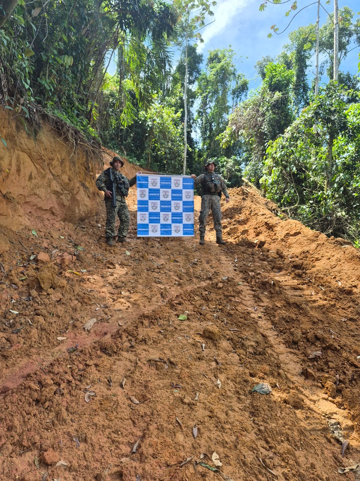 Polícia Ambiental flagra área de proteção permanente destruída em Paraty