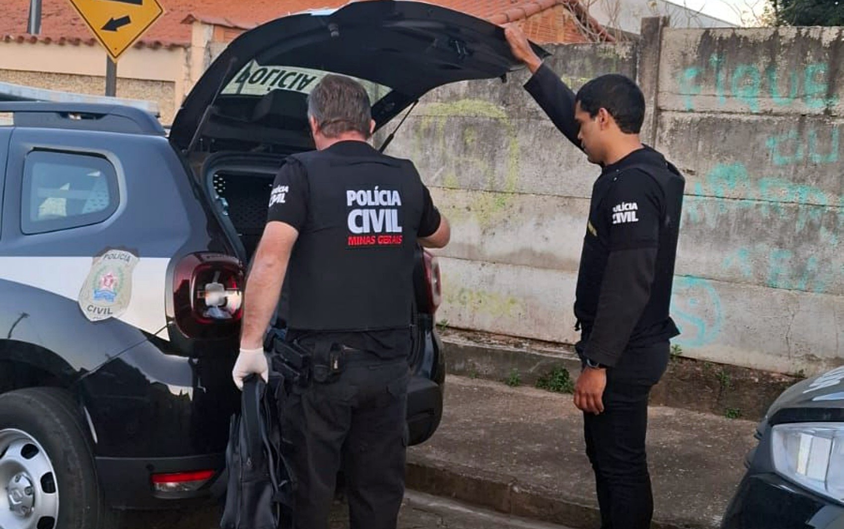 Homem é preso em MG após denúncia internacional sobre armazenamento de pornografia infantil