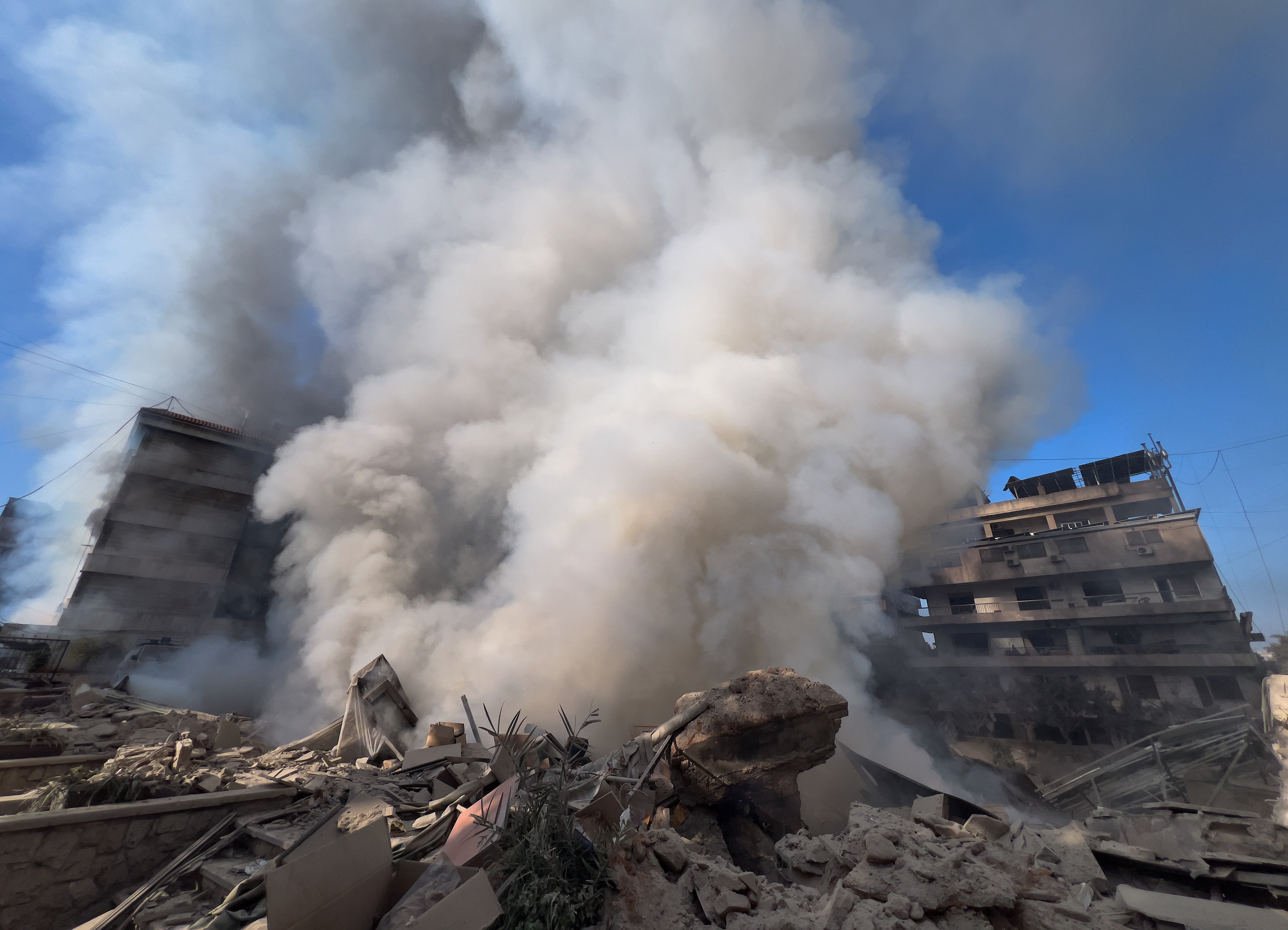 Ataque de Israel no Líbano atinge prédio e mata moradores, diz agência