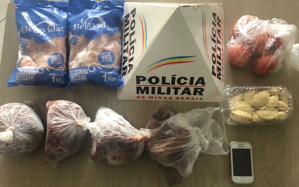 Quatro pessoas são presas por furto e receptação de alimentos da APAE de Cabo Verde, MG — Foto: Polícia Militar