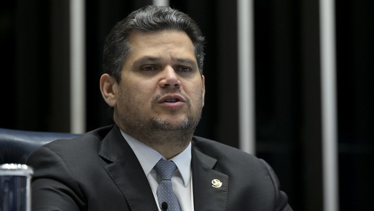 Alcolumbre mantém calendário de discussão sobre o fim da escala 6x1