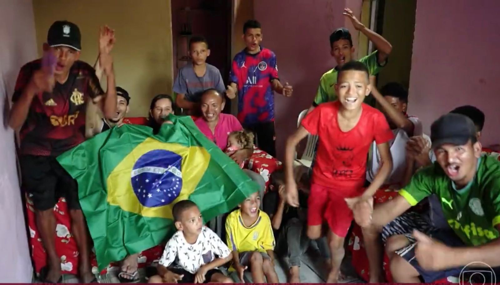 'Ronaldo', 'Riquelme': família com 14 filhos com nomes com letra 'R' por causa de ex-jogadores se prepara para a Copa