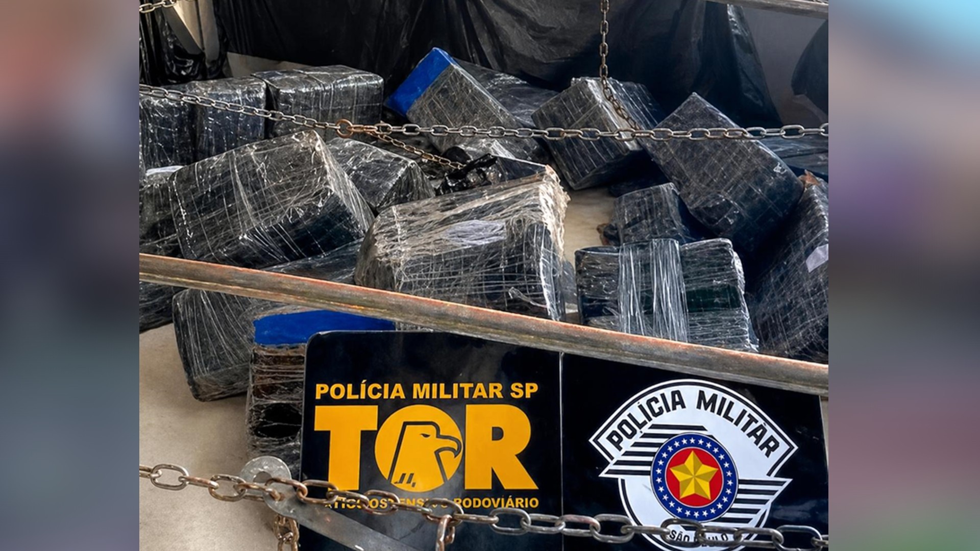 Polícia apreende mais de meia tonelada de maconha em carreta de arroz e prende dois no interior de SP