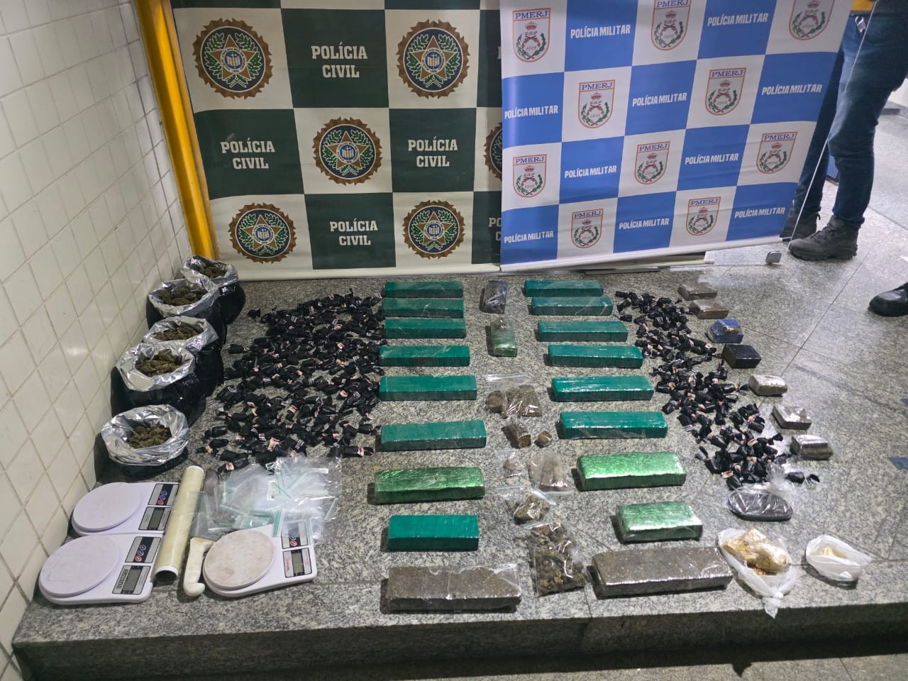 Operação em Nova Friburgo apreende 20 kg de drogas