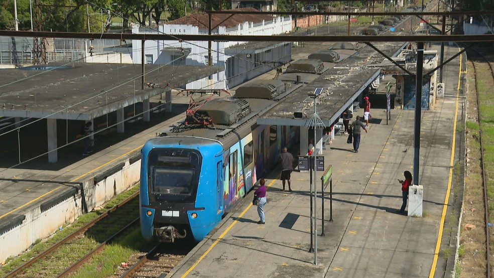 Trens da Supervia — Foto: Reprodução/TV Globo