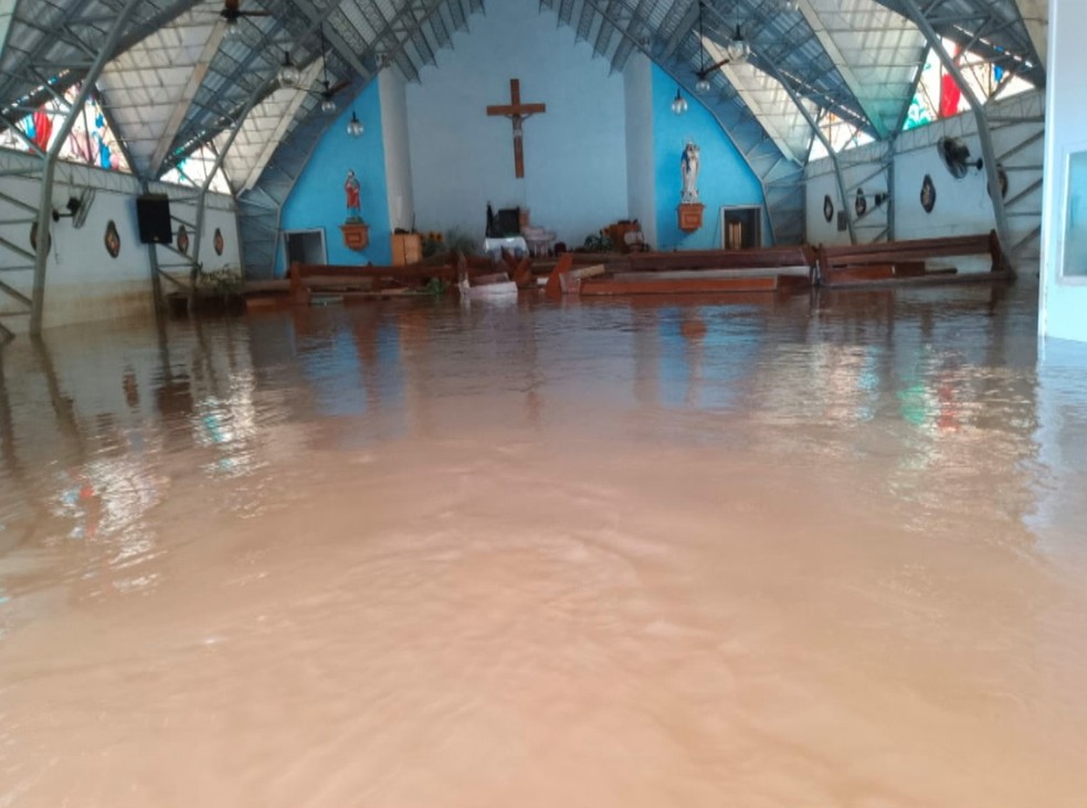 Igreja na Região das Ilhas foi inundada em Porto Alegre — Foto: Arquivo pessoal