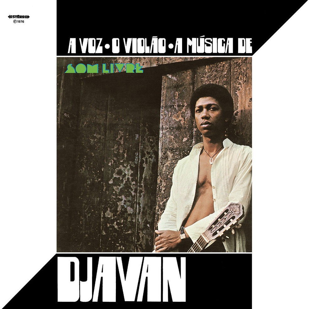 Capa do álbum 'A voz • O violão • A música de Djavan', de 1976 — Foto: Francisco Pereira com arte de Cesar Villela