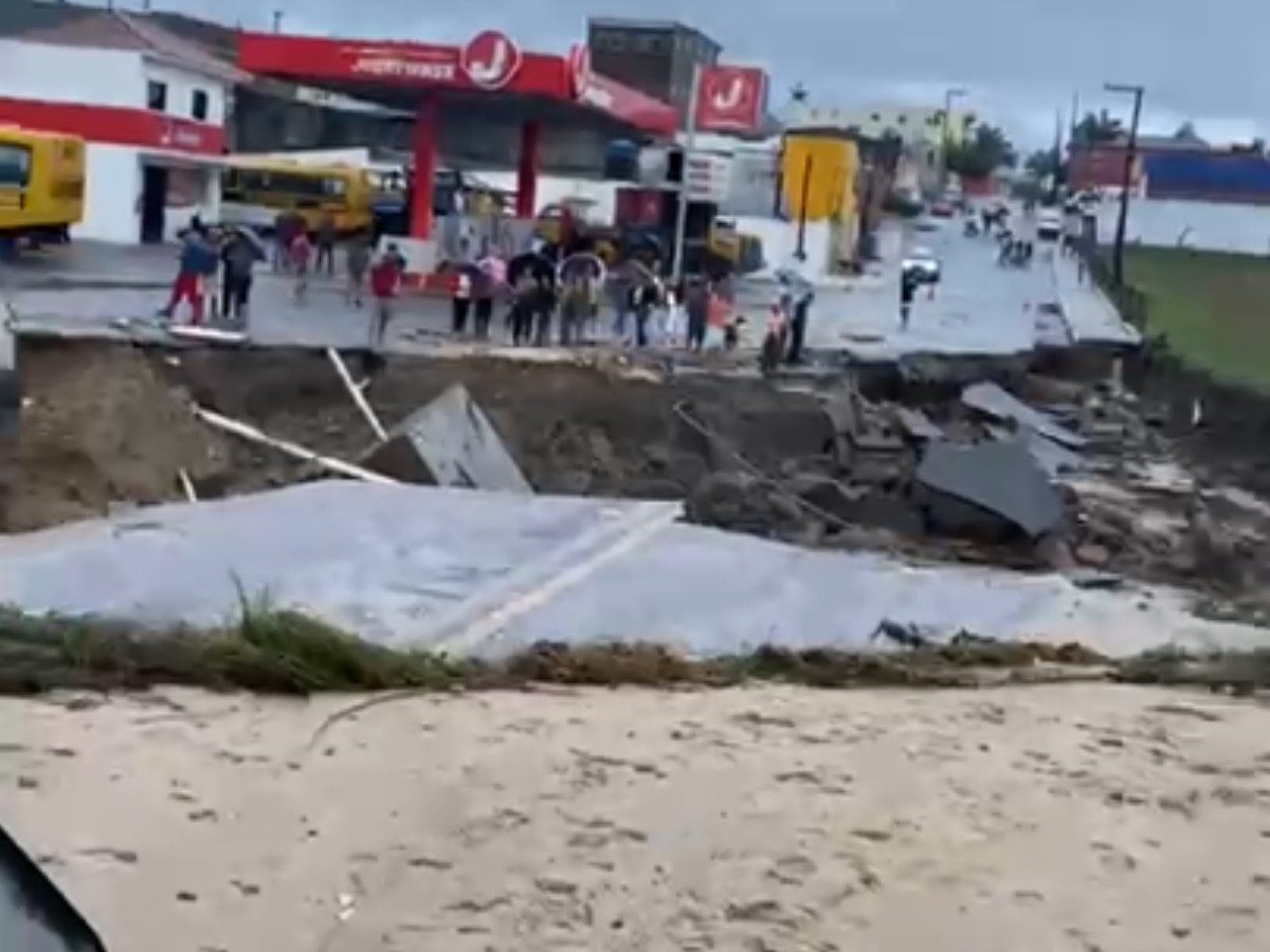 Chuvas causam destruição, alagamentos e prejuízos no Agreste; veja os municípios mais afetados