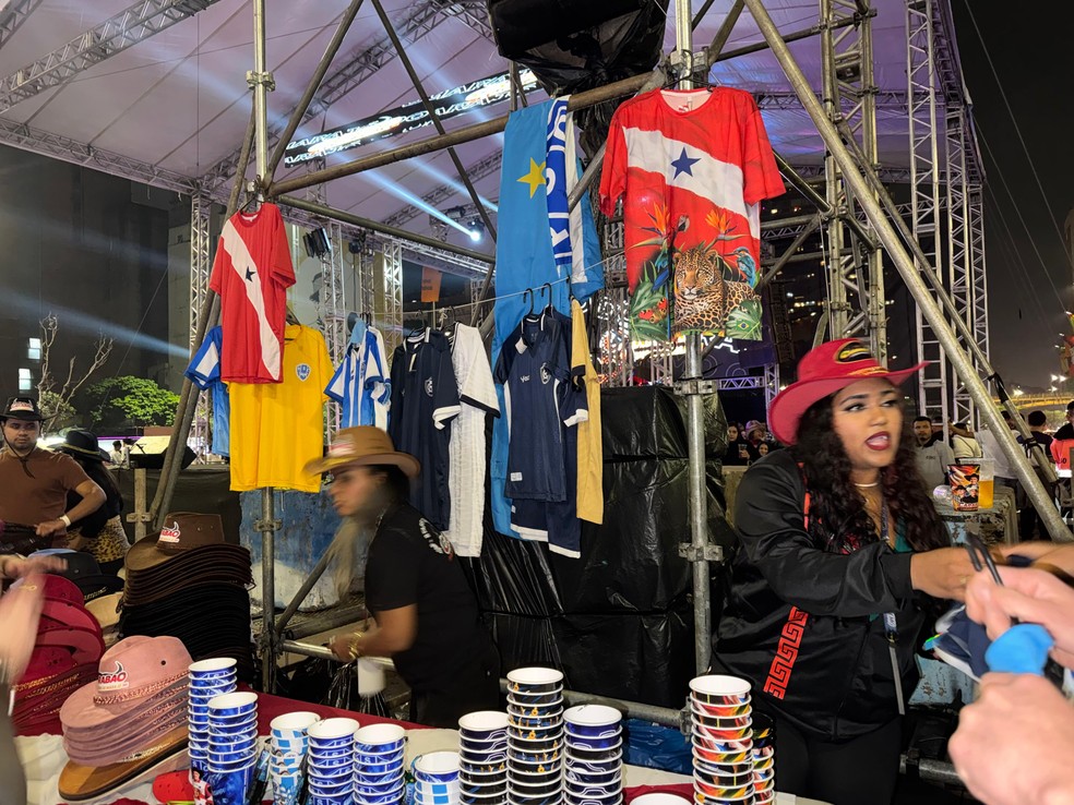 O Carabao — O Máximo do Marajó se apresentou nos intervalos entre as atrações do paloco principal no no Anhangabaú 24h, como Péricles, Luísa Sonza e Manu Chao. — Foto: João de Mari/g1