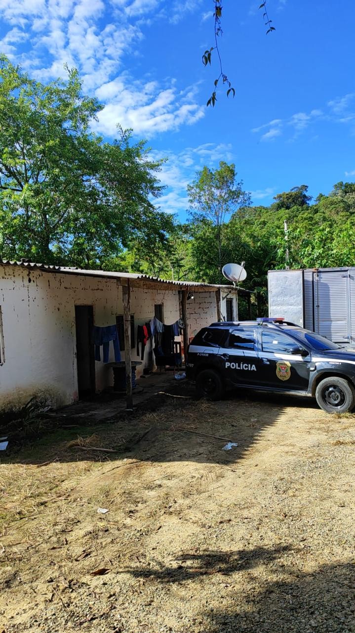 Dupla é presa em flagrante por adulterar veículos na zona rural do Vale do Ribeira, SP
