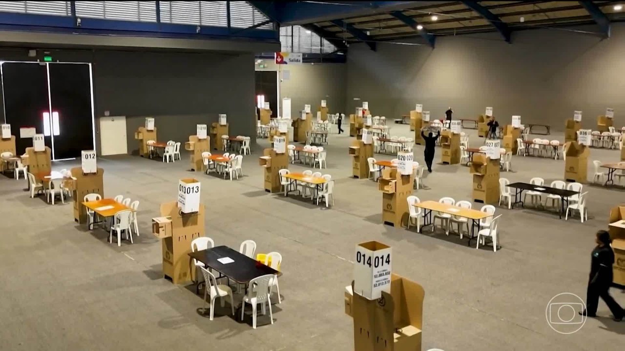 Colômbia vai às urnas na eleição mais violenta em décadas