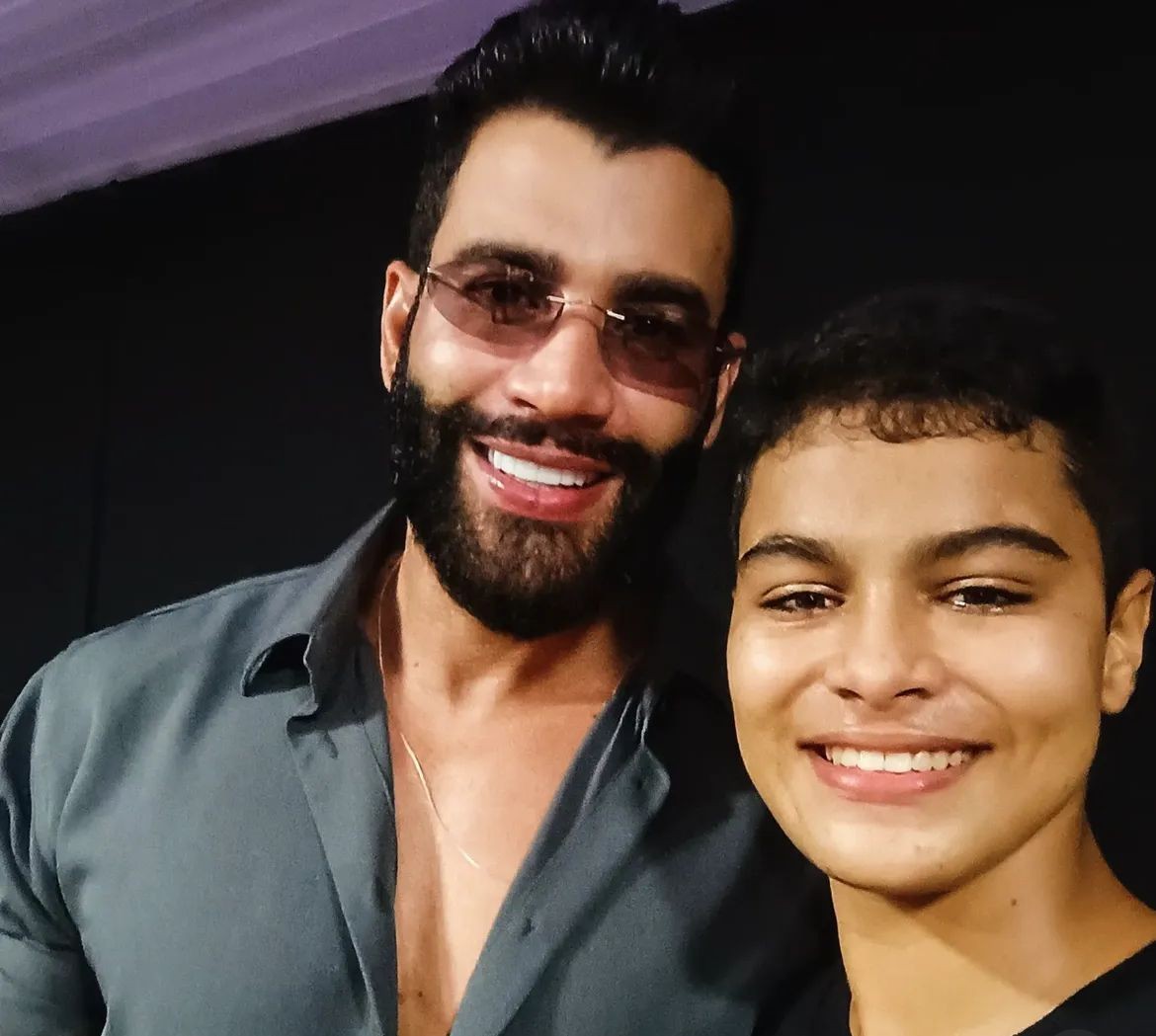 'Parecia um sonho', diz acreano de 14 anos que cantou com Gusttavo Lima na Expoacre 2025; VÍDEO