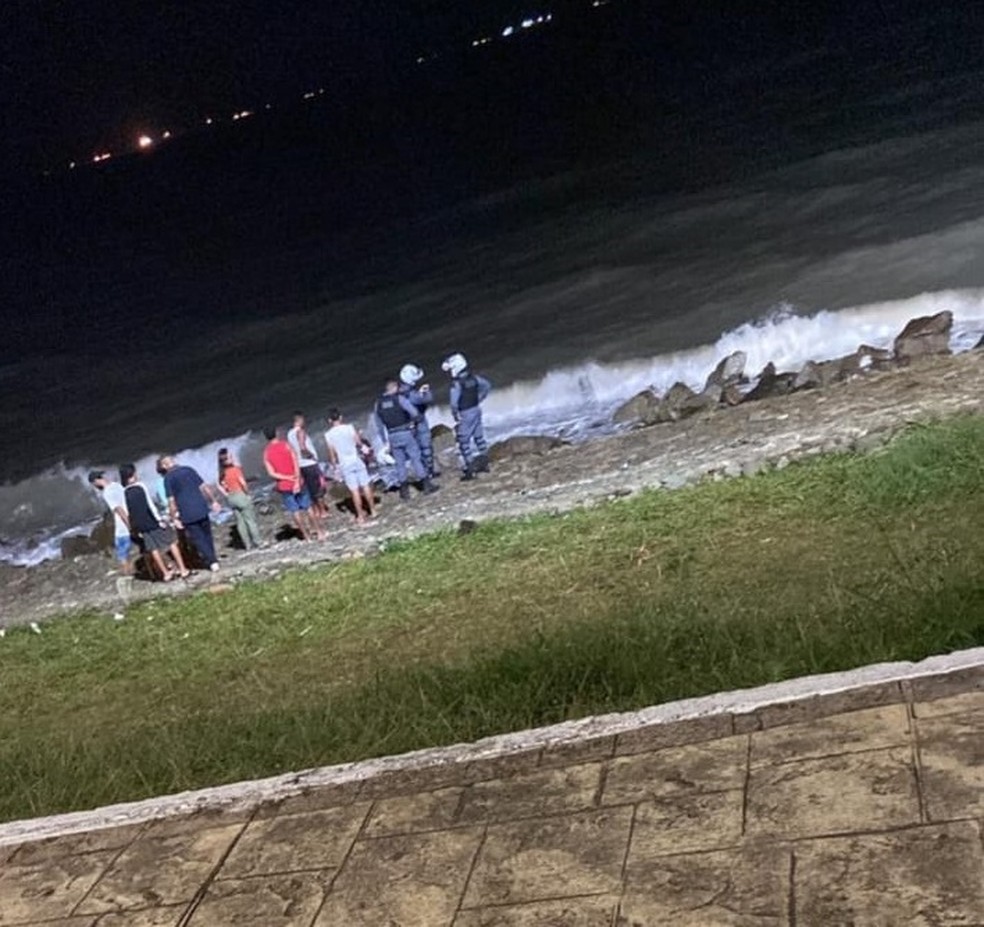 Jovens se afogaram na Praia do Calhau — Foto: Divulgação