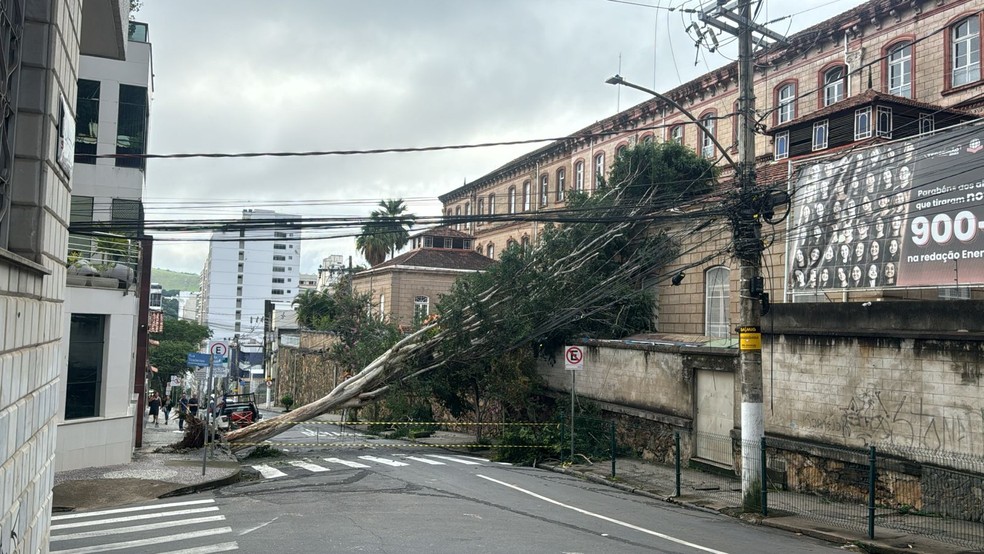 Chuva do último domingo (5) deixou estragados em Juiz de Fora, foto de arquivo — Foto: Nayara de Paula/TV Integração