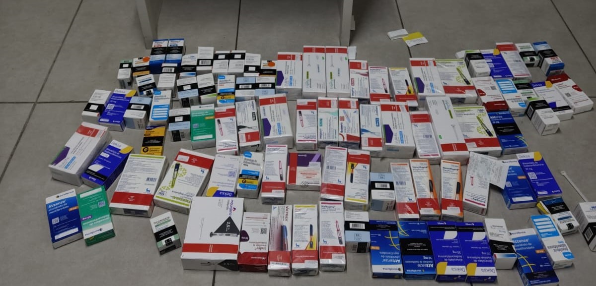 Grupo é preso com R$ 22 mil em dinheiro e medicamentos roubados de farmácia em Itatiba  
