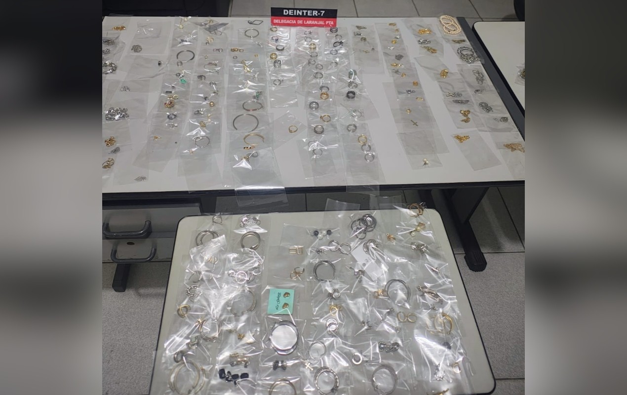 Semijoias, bijuterias e relógios furtados são apreendidos durante cumprimento de mandado em Laranjal Paulista