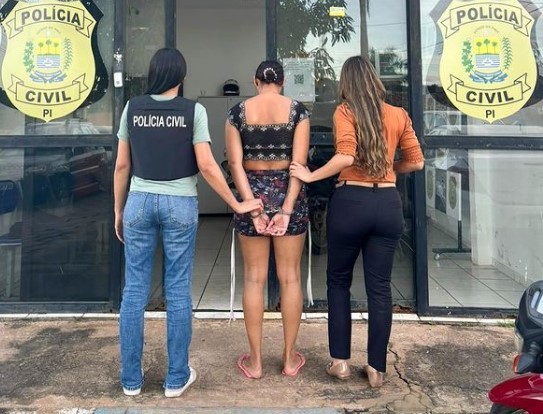 Mulher é presa acusada de favorecer prostituição de adolescente de 17 anos após enganar vítima com proposta de trabalho