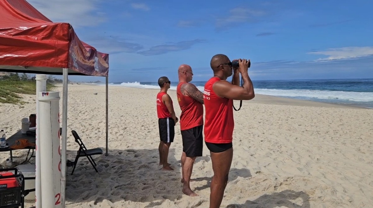 Bombeiros Fazem Buscas por Jovem Que DeSapareceu Em Praia de Saquarema, sem RJ