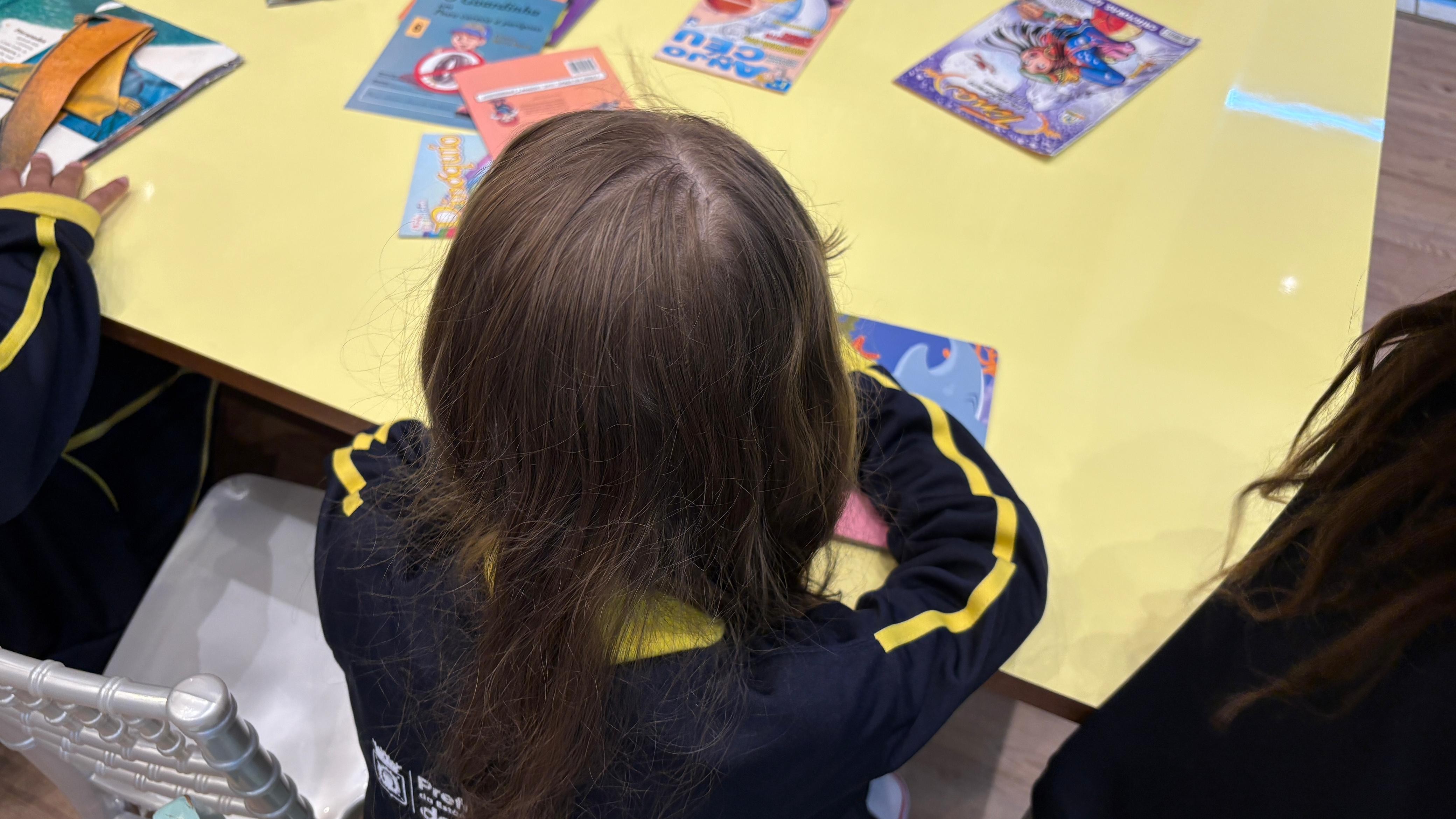 Visitas monitoradas estreitam relação de estudantes com a Biblioteca Municipal