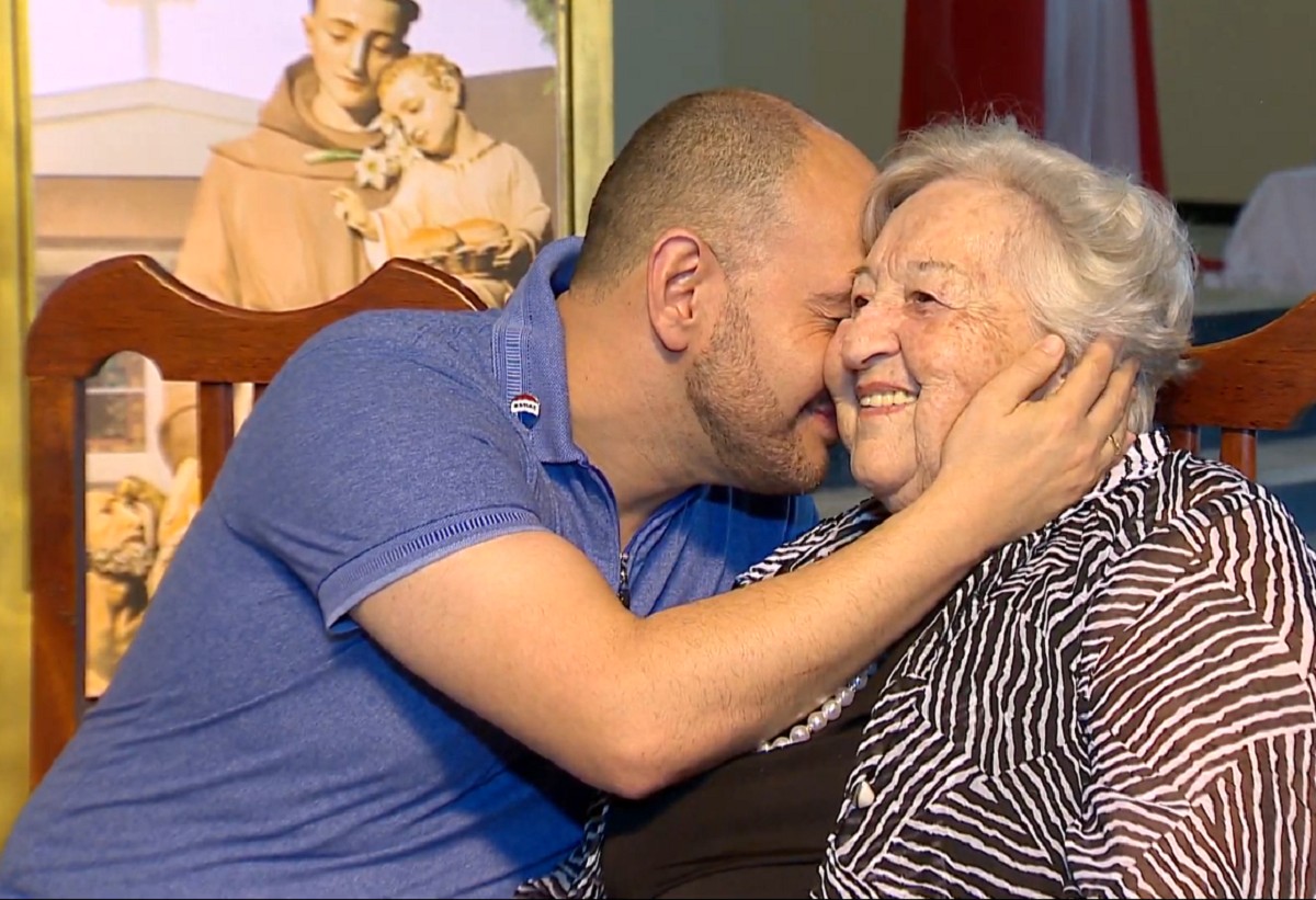 Prematuro de 1,5 kg ganha nome de Antônio para pagar promessa da mãe ao santo de devoção