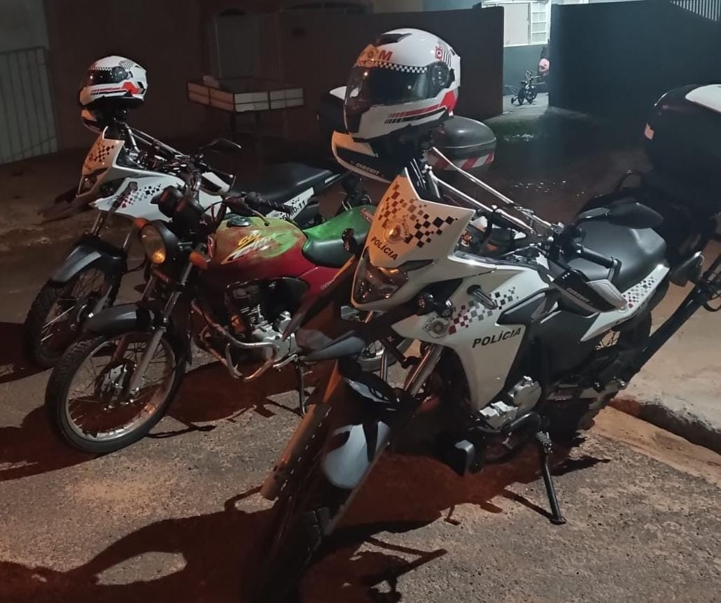 Três horas após o furto, motocicleta é encontrada em terreno baldio e devolvida à vítima, em Dracena