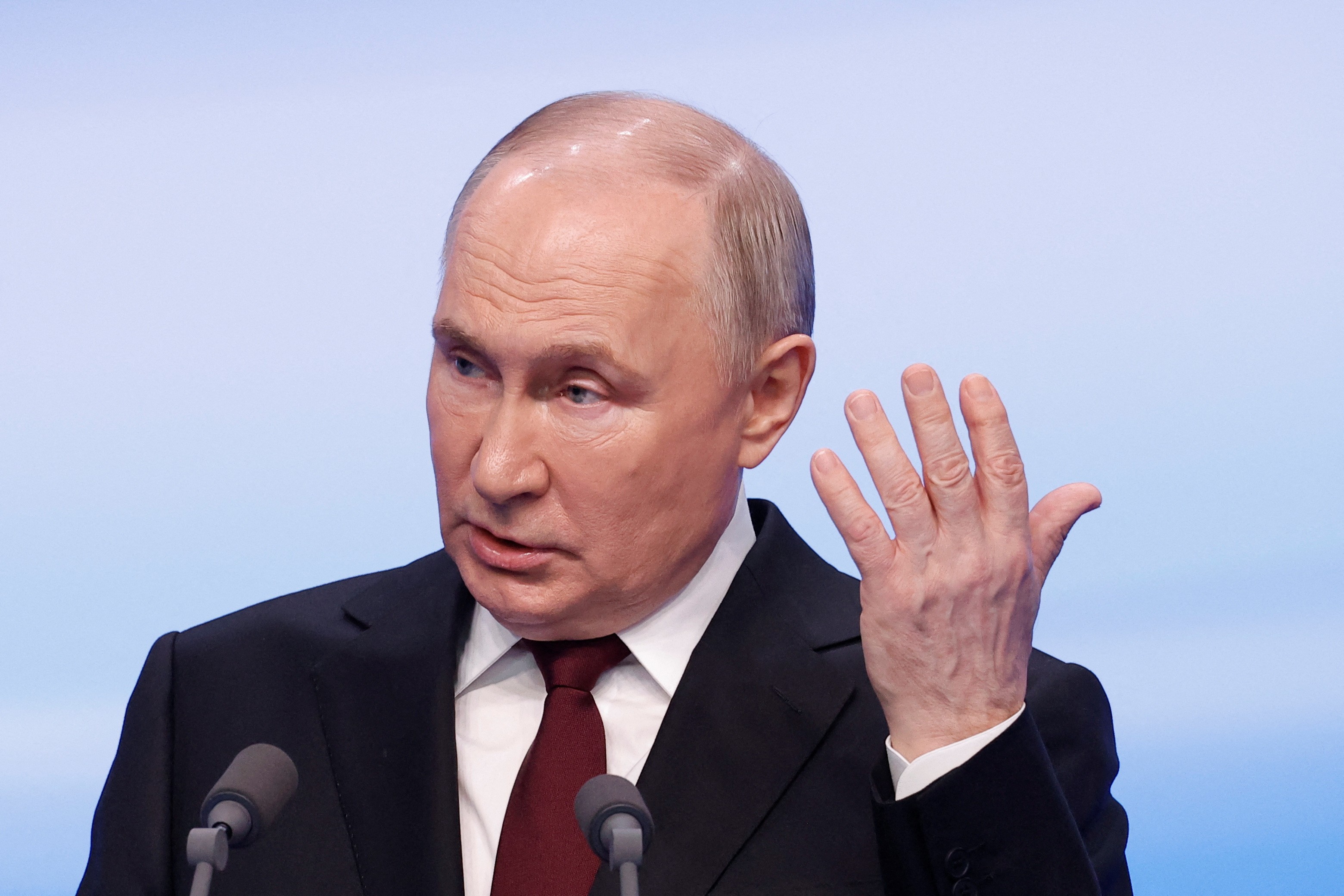 Putin diz que concorda com proposta de cessar-fogo em guerra com a Ucrânia, mas que acordo 'deve levar à paz duradoura'