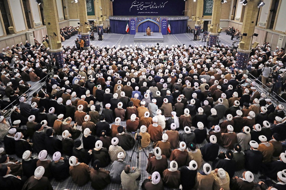 Reunião do aiatolá Ali Khamenei no Irã em 16 de janeiro de 2024 — Foto: AFP