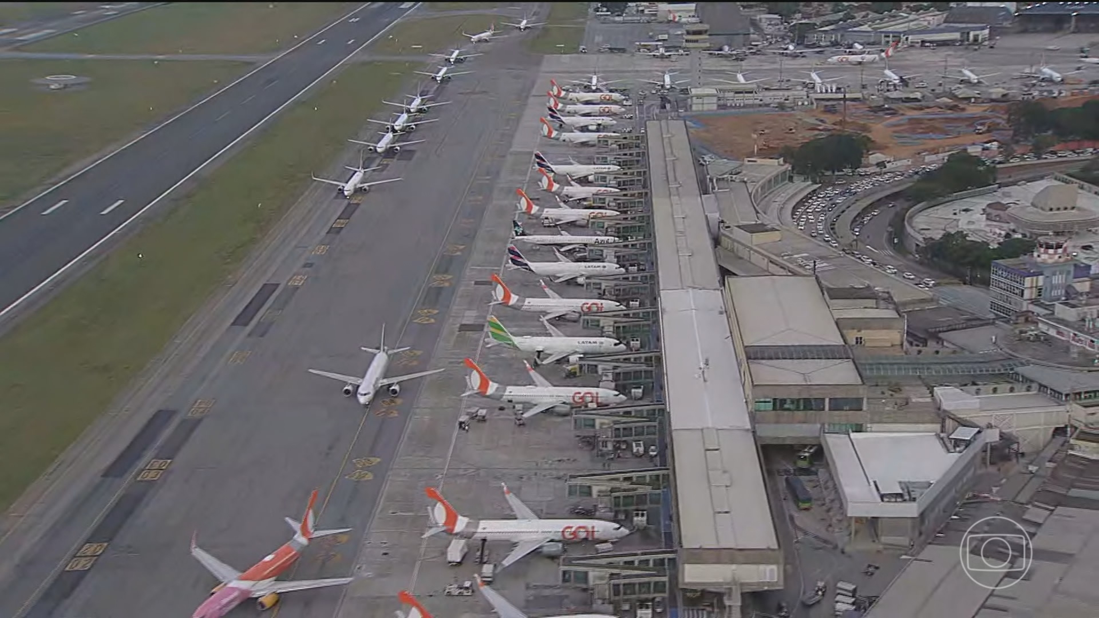 Princípio de incêndio em torre de controle de Congonhas provoca atrasos e cancelamentos de voos 