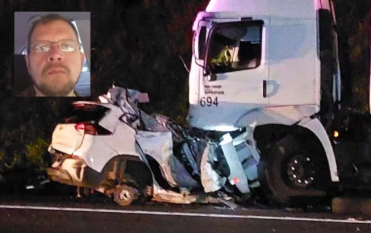 Médico morre e outra pessoa fica ferida em acidente envolvendo dois carros e um caminhão em rodovia do interior de SP