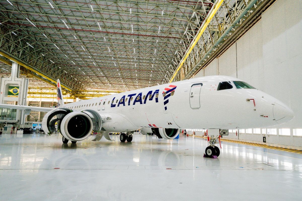 Latam apresenta primeiro jato da Embraer que faz parte de encomenda de US$ 2,1 bilhões